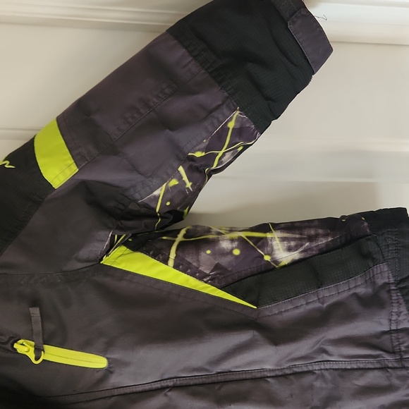 Kids Black and Green Hooded Puffer Jacket - Picture 3 of 5